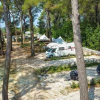camp-dvor-barban-s0dx7
