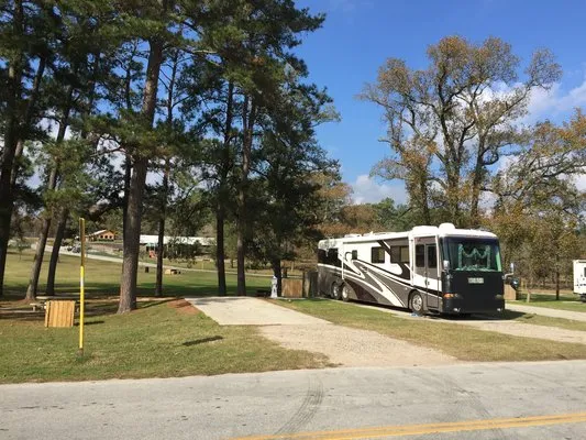 spring-creek-park-campground-tomball-dgws5