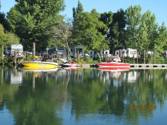 snug-harbor-resort-walnut-grove-t0lch