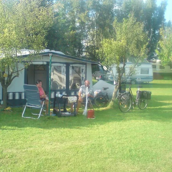 bootsanleger-camping-neu-gohren-neu-gohren-p5wki