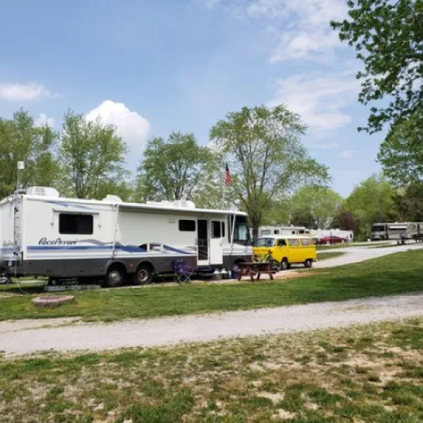 diamond-caverns-rv-resort-golf-park-city-olwp8