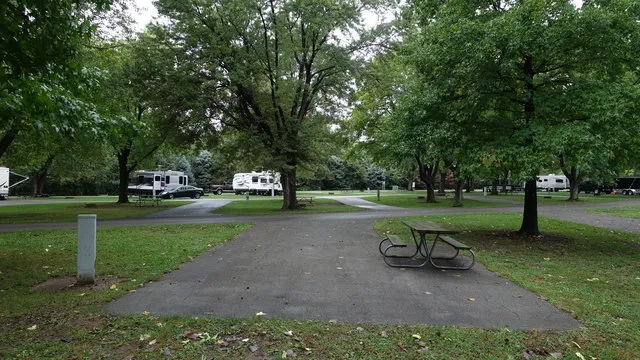 east-harbor-state-park-campground-lakeside-marblehead-eg0qh