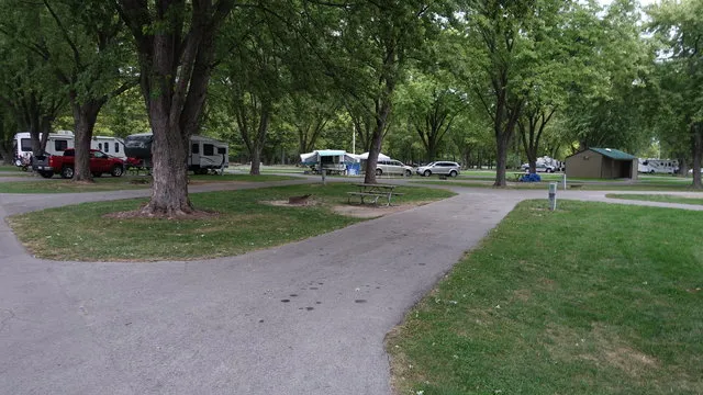east-harbor-state-park-campground-lakeside-marblehead-ftx2w