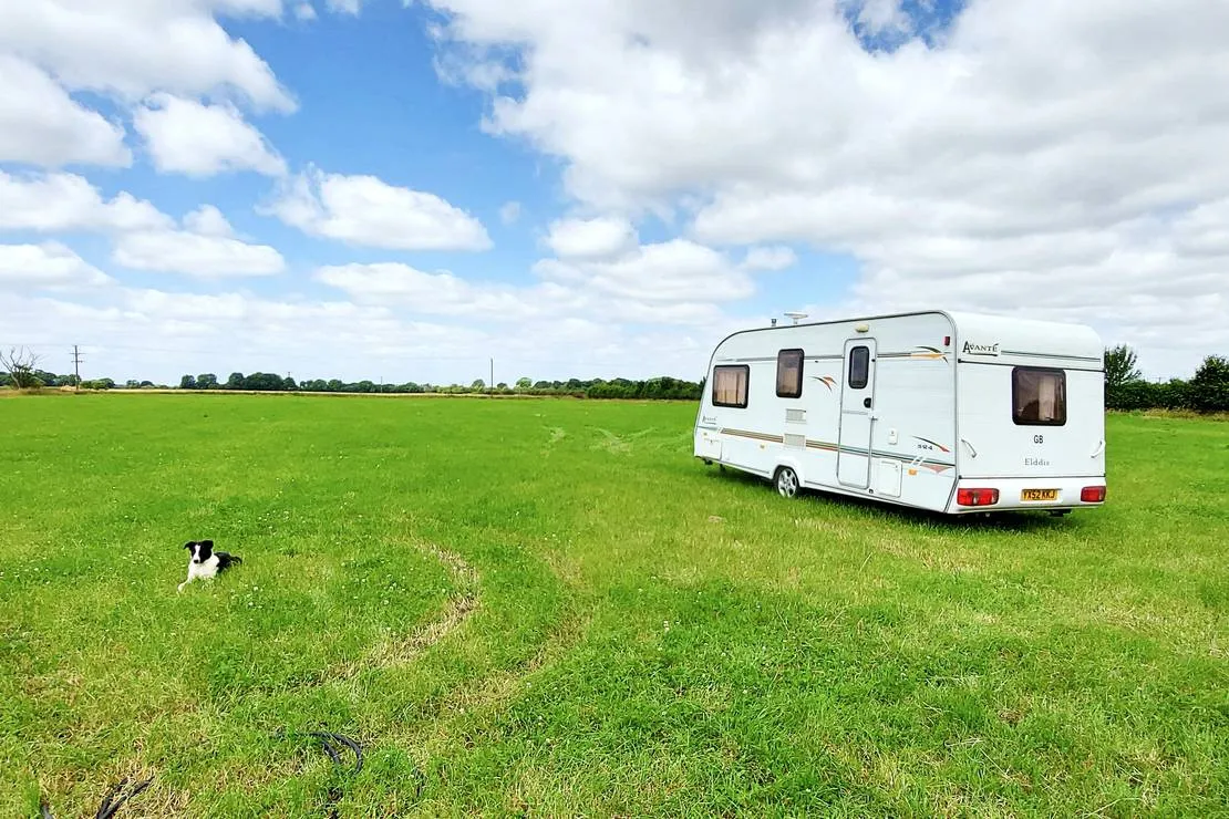 peachey-place-campsite-newport-dtyjw