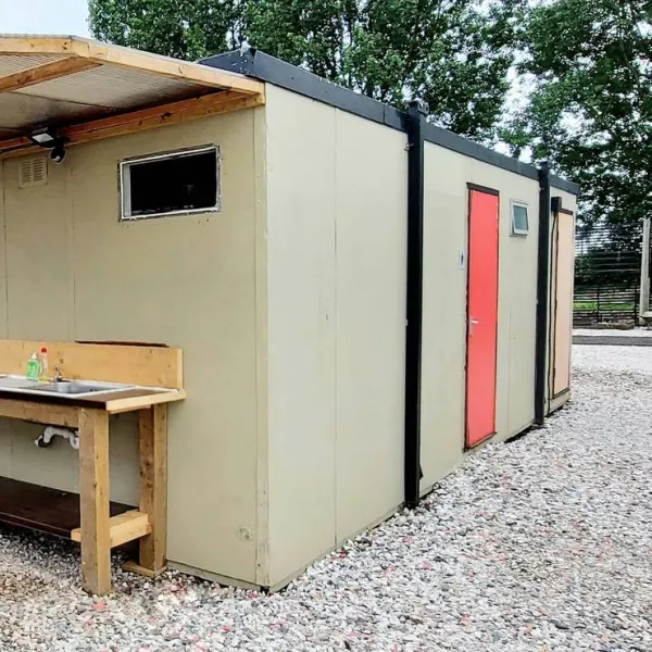 peachey-place-campsite-newport-mx0s5