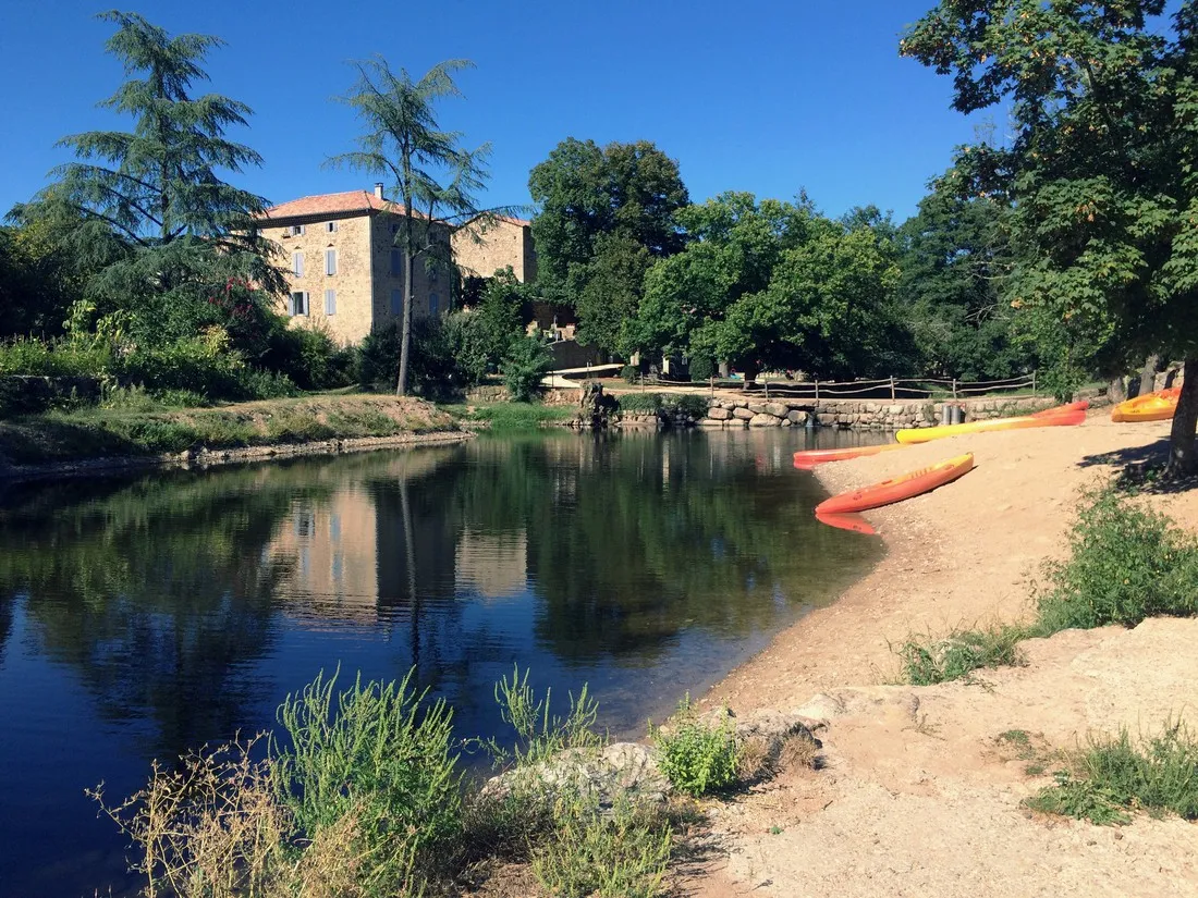 les-ranchisses-glamping-largentiegravere-ardeche-umukz