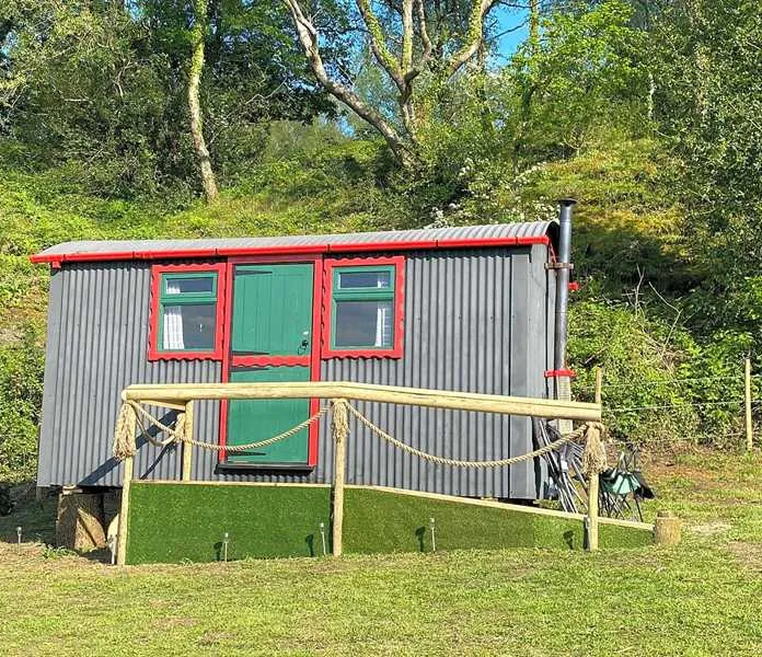 wenallt-wild-camp-neath-kxdfw