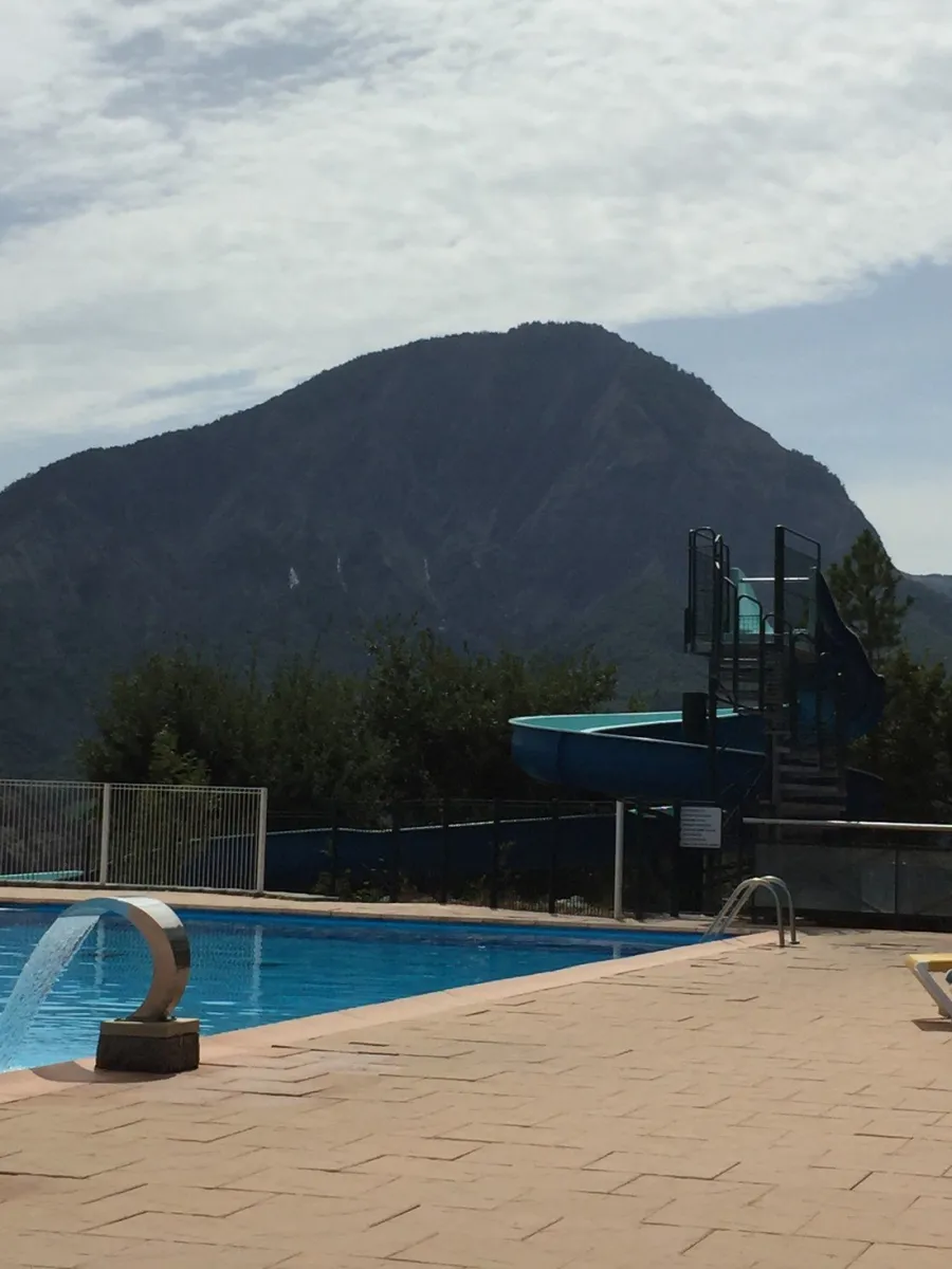 la-viste-rousset-udhdz