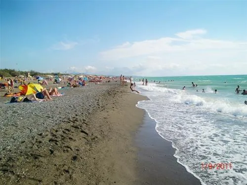 free-beach-bibbona-marina-di-bibbona-js3ip