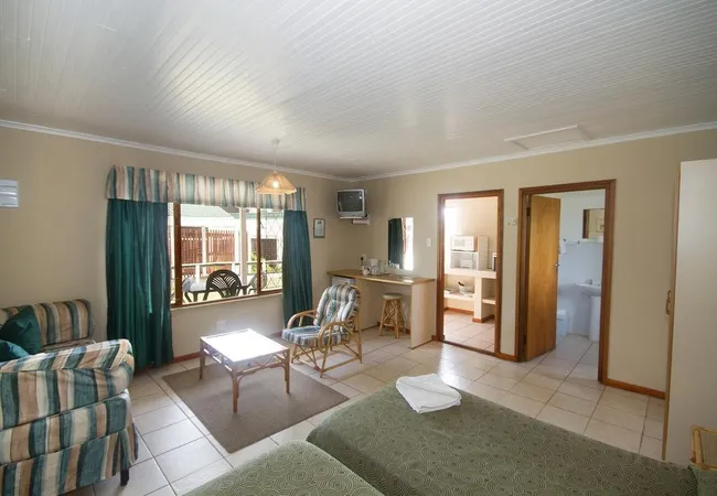 pine-lodge-resort-summerstrand-port-elizabeth-1og8f
