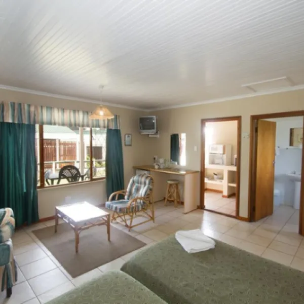pine-lodge-resort-summerstrand-port-elizabeth-1og8f
