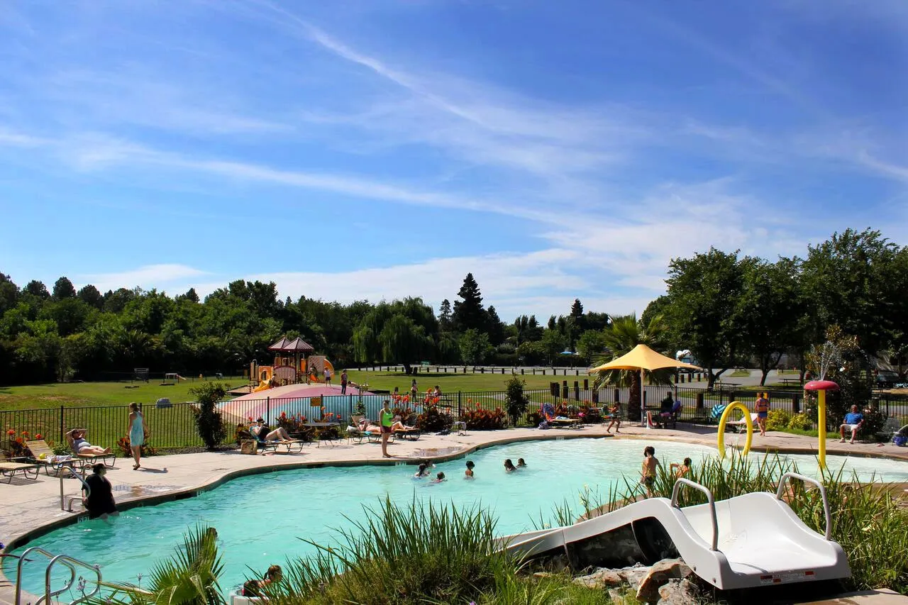 jellystone-parktm-camp-resort-at-tower-park-lodi-pvaig