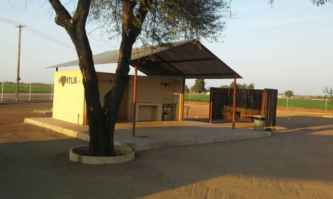 bastion-farmyard-camp-site-bxgtv