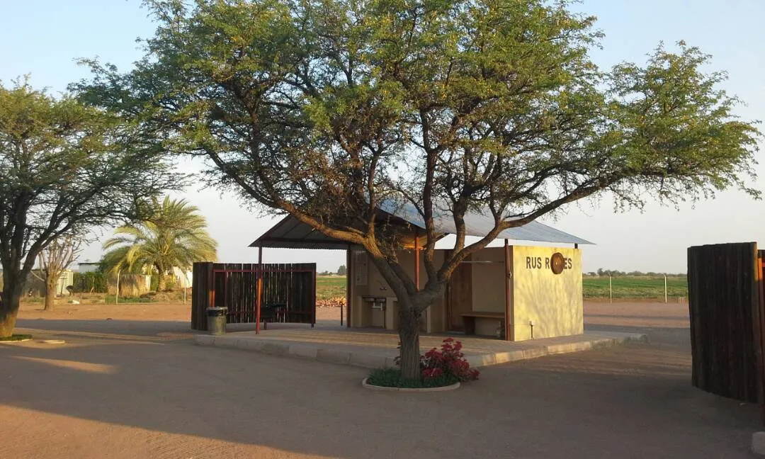 bastion-farmyard-camp-site-d6uaf