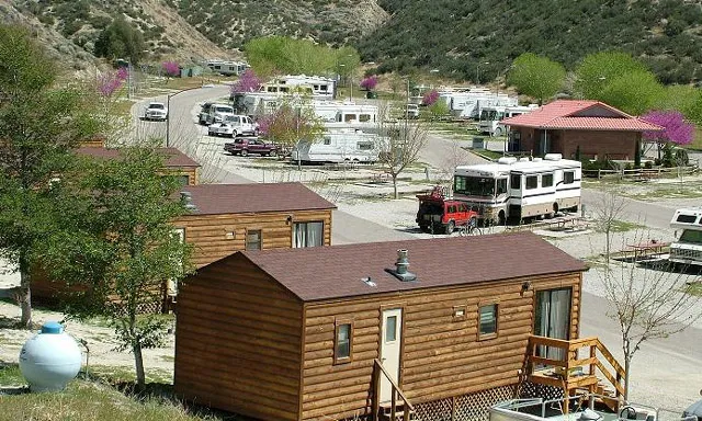 pyramid-lake-rv-resort-gorman-htc14