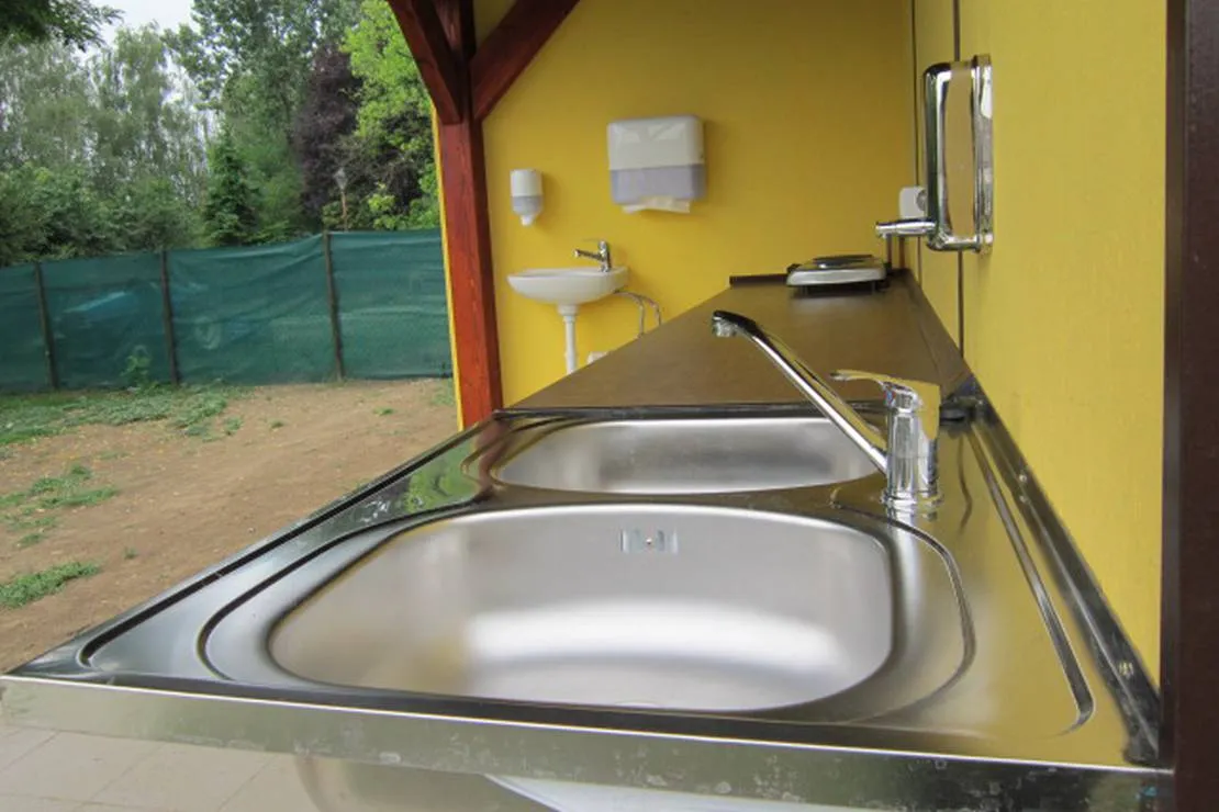 liza-aqua-conference-hotel-liza-car-camping-lajosmizse-37wfg