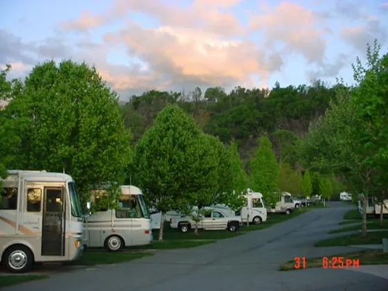 mountain-gate-rv-park-cottages-redding-4fog0