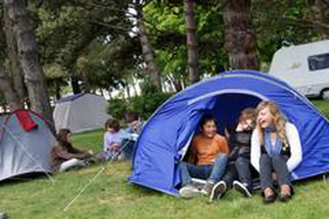 camping-municipal-des-bords-de-laure-bayeux-nhalk