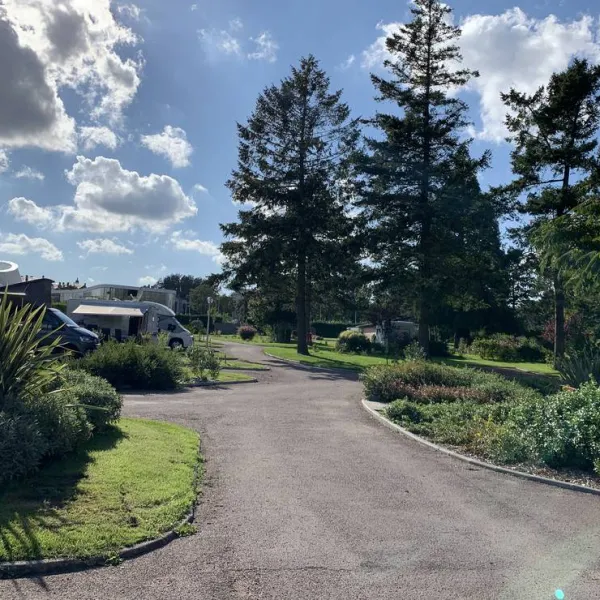 camping-municipal-des-bords-de-laure-bayeux-xzhr6