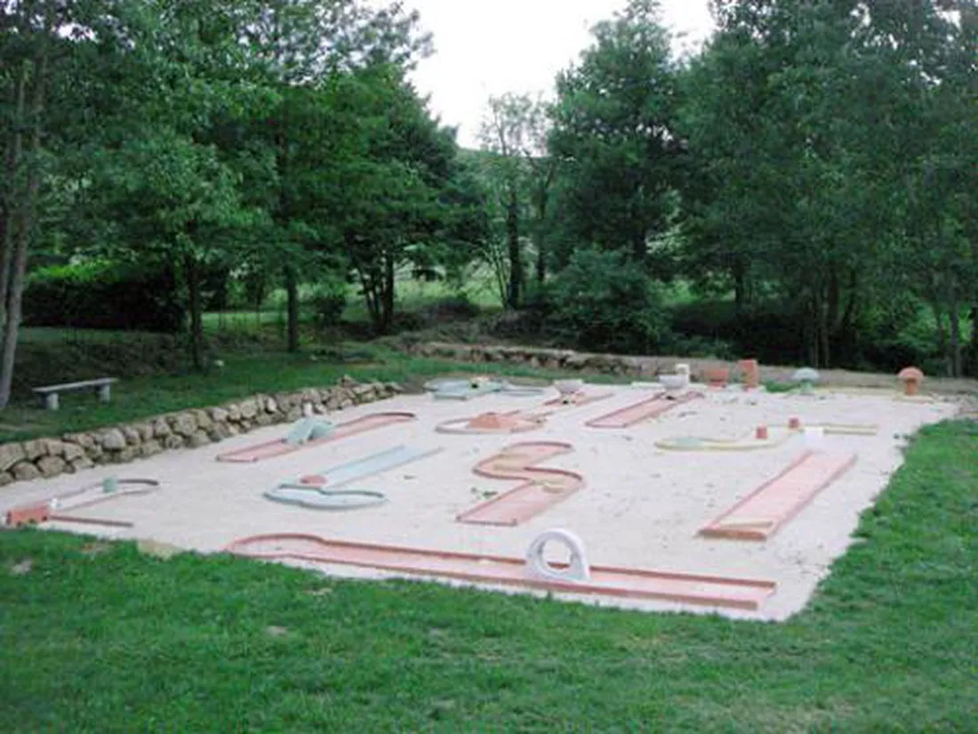 la-vallee-du-doux-boucieu-le-roi-z7mko