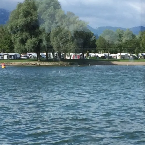 chiemsee-rodlgries-ubersee-bla8l