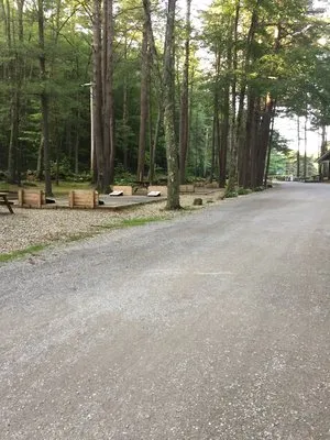 partridge-hollow-campground-monson-r3wai