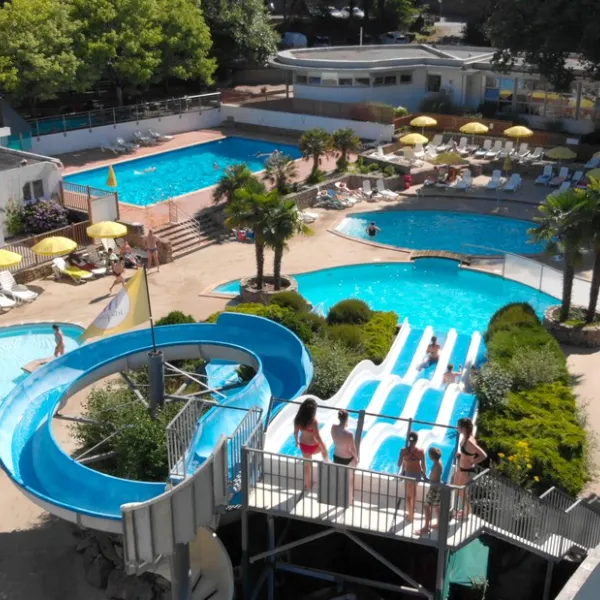 iris-parc-le-ty-nadan-locunole-6di9n
