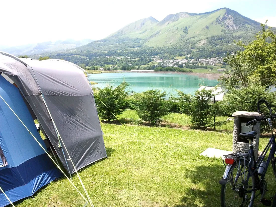 le-lac-arcizans-avant-dau6v