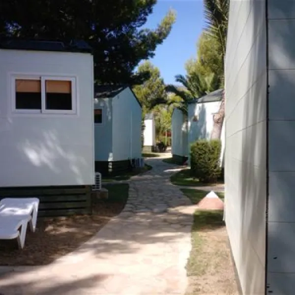 el-templo-del-sol-lhospitalet-de-linfant-dtwks