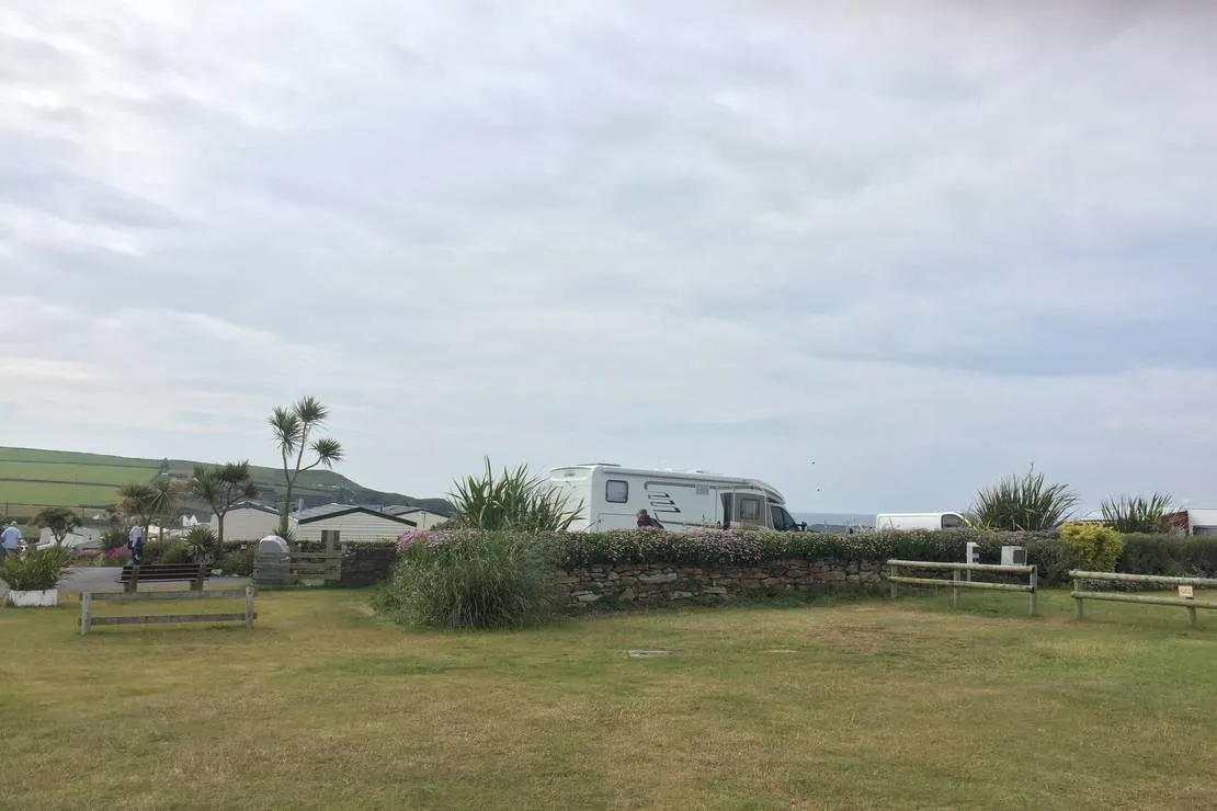 mother-iveys-bay-caravan-park-padstow-oisoi