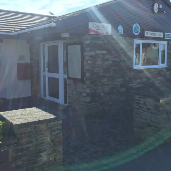 mother-iveys-bay-caravan-park-padstow-ydbqm
