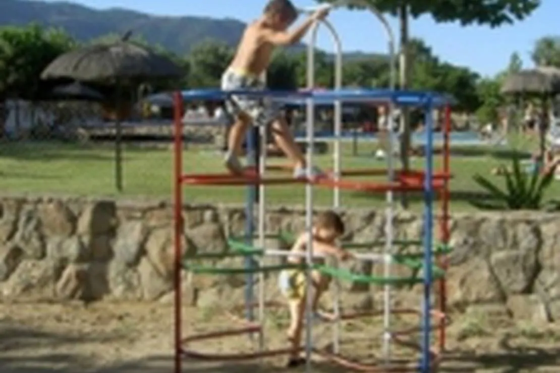 camping-las-canadas-banos-de-montemayor-uucoc