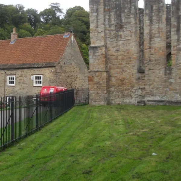 finchale-abbey-touring-park-durham-hffg9