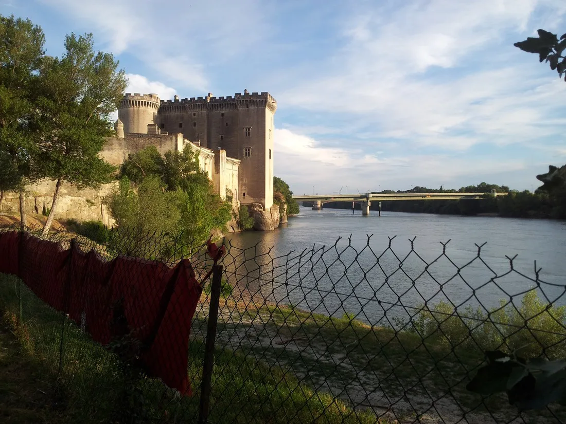 tartarin-tarascon-sur-rhone-lm9zv
