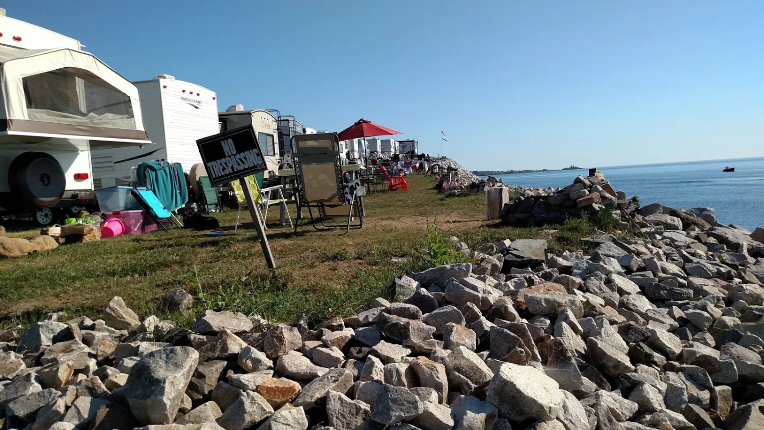 libbys-oceanside-camp-york-bbpzy