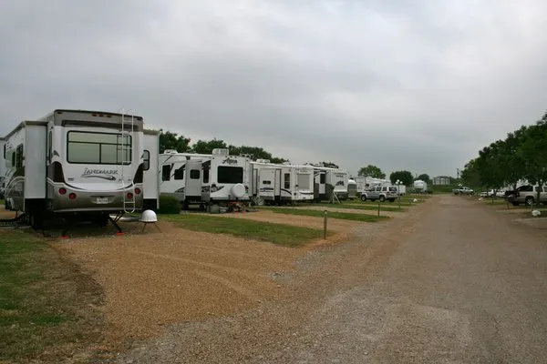 bluebonnet-ridge-rv-park-cottages-terrell-o8kzr