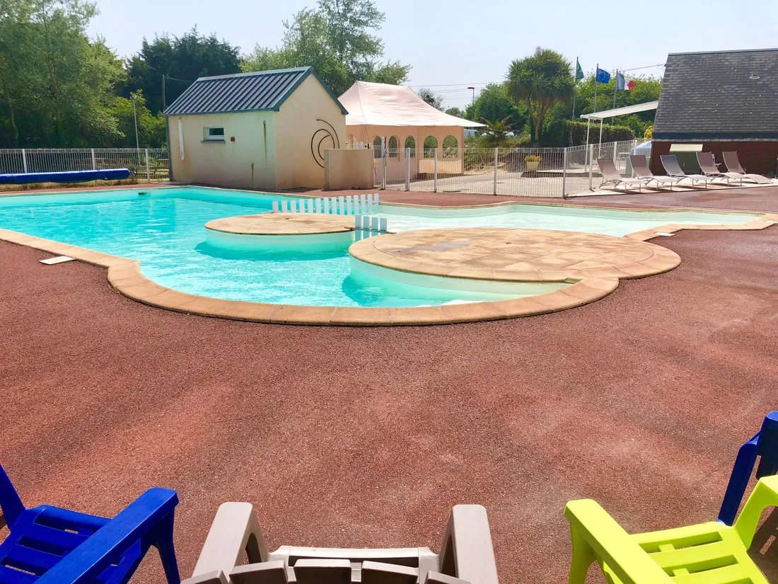 les-carolins-st-lo-dourville-i3nml