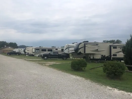robert-newlon-airpark-rv-park-huntington-th8m4