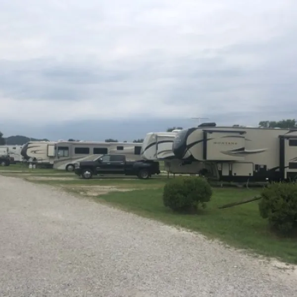 robert-newlon-airpark-rv-park-huntington-th8m4