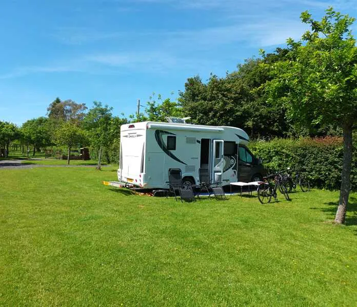 orchard-farm-luxury-glamping-and-campsite-glastonbury-bvpan