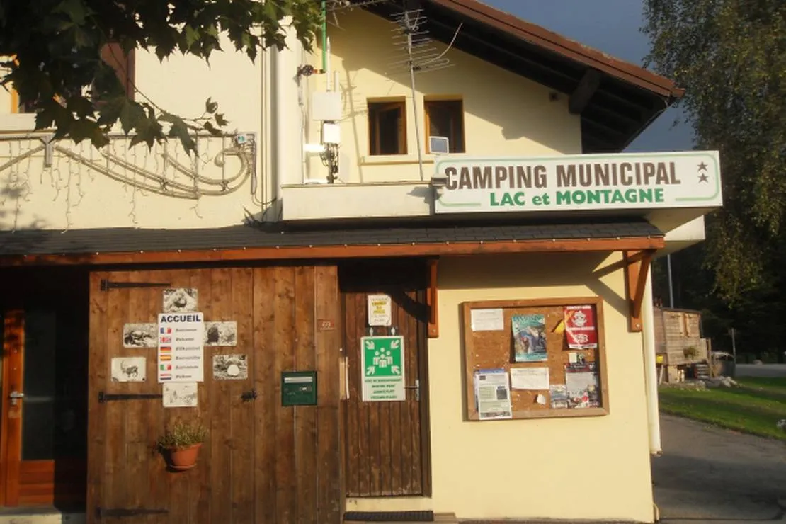 camping-municipal-lac-et-montagne-verchaix-d5t1z