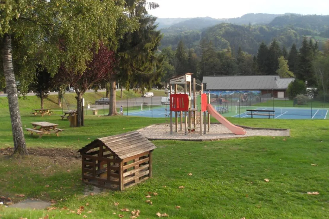 camping-municipal-lac-et-montagne-verchaix-vwyox