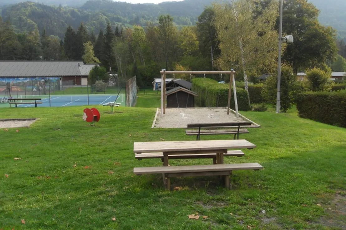 camping-municipal-lac-et-montagne-verchaix-zuxig