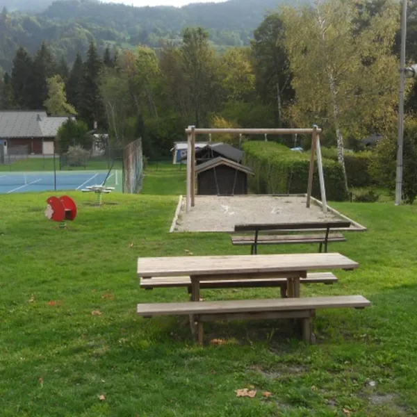 camping-municipal-lac-et-montagne-verchaix-zuxig
