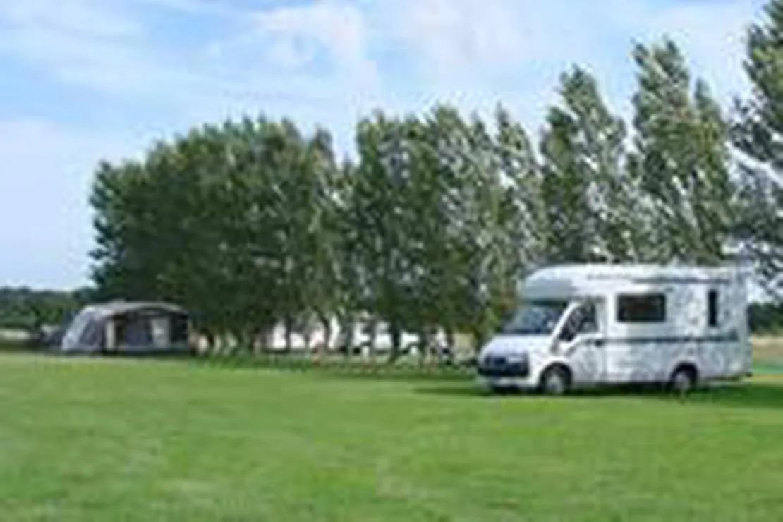 sunnydale-farm-camping-southampton-bm4mo