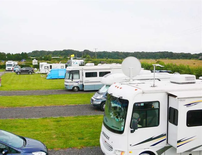 sunnydale-farm-camping-southampton-eyvdr