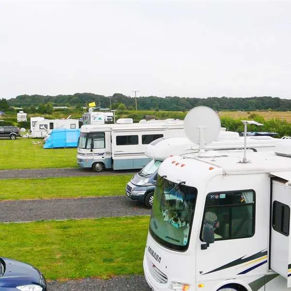 sunnydale-farm-camping-southampton-eyvdr