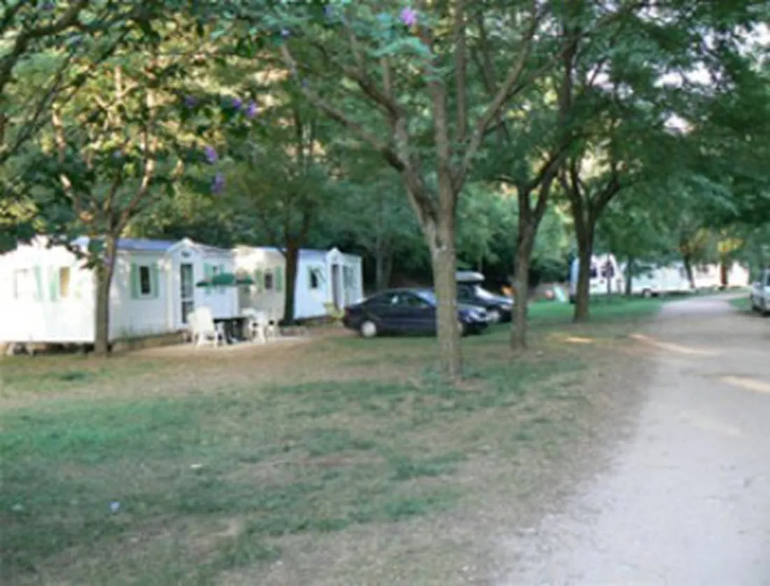 les-acacias-uzer-xai1b