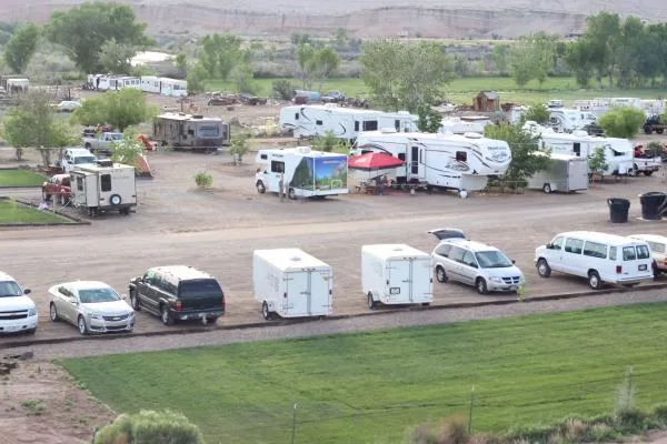 dukes-slickrock-campground-rv-park-hanksville-jtsfe