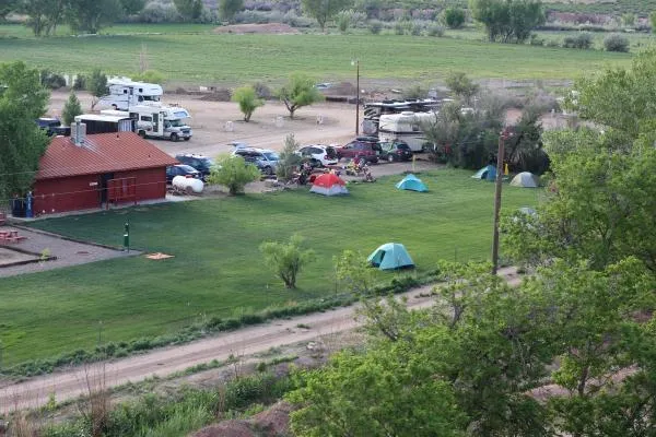 dukes-slickrock-campground-rv-park-hanksville-oufs7